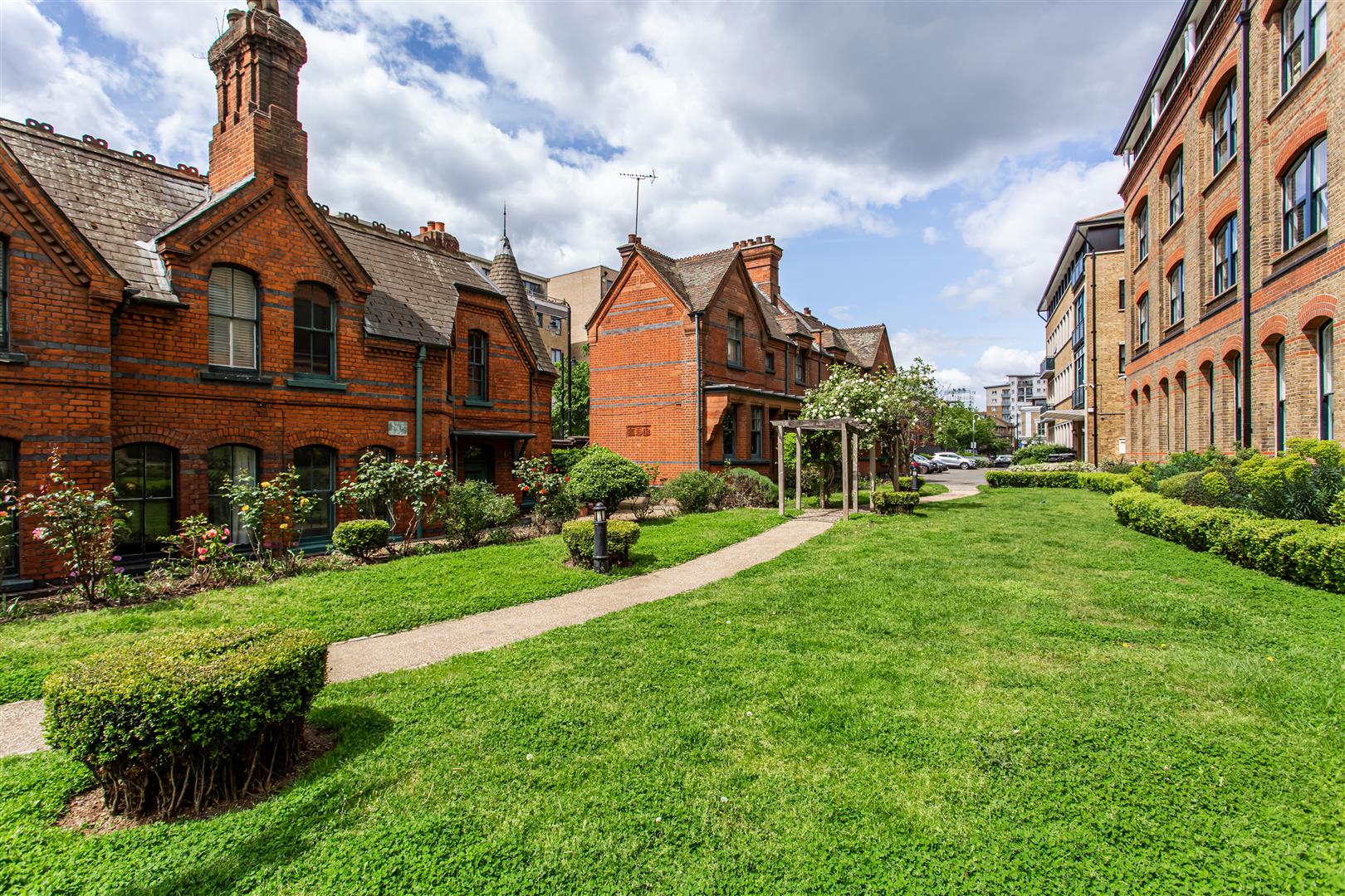 Moreland Cottages, Bow Quarter